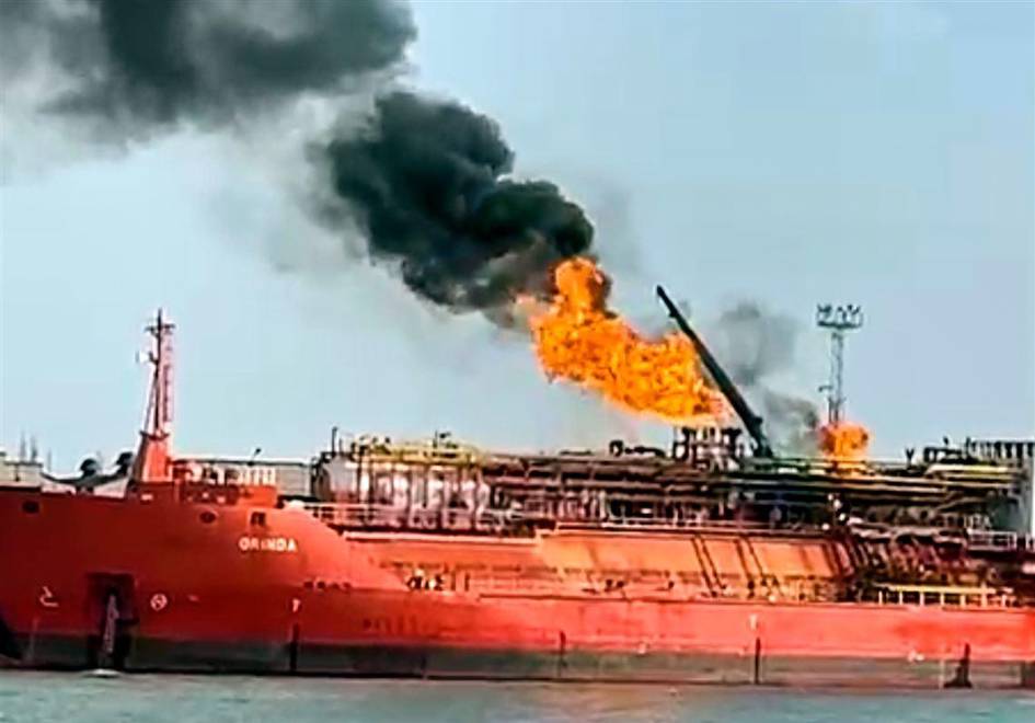 Rossiya droni Turkiya tankeriga hujum qildi (video)